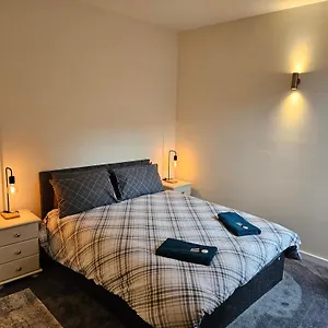 Centre The Gavel Apartment